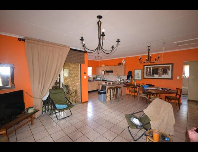 2 BEDROOM HOUSE FOR SALE IN LYDENBURG